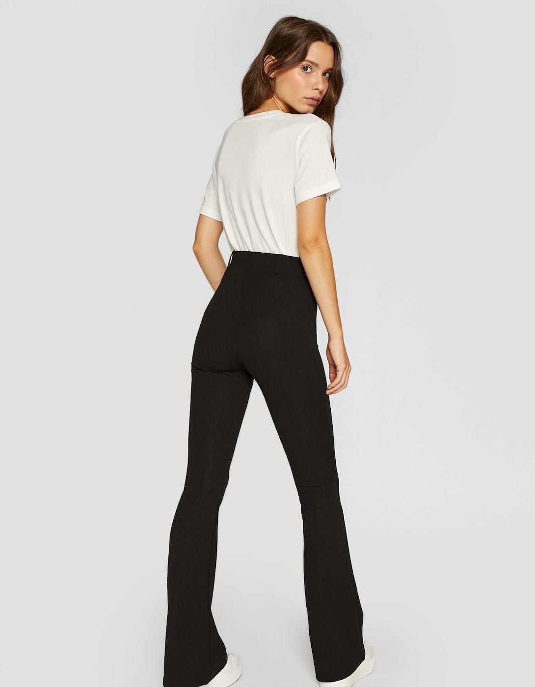 Pantalón flare Stradivarius