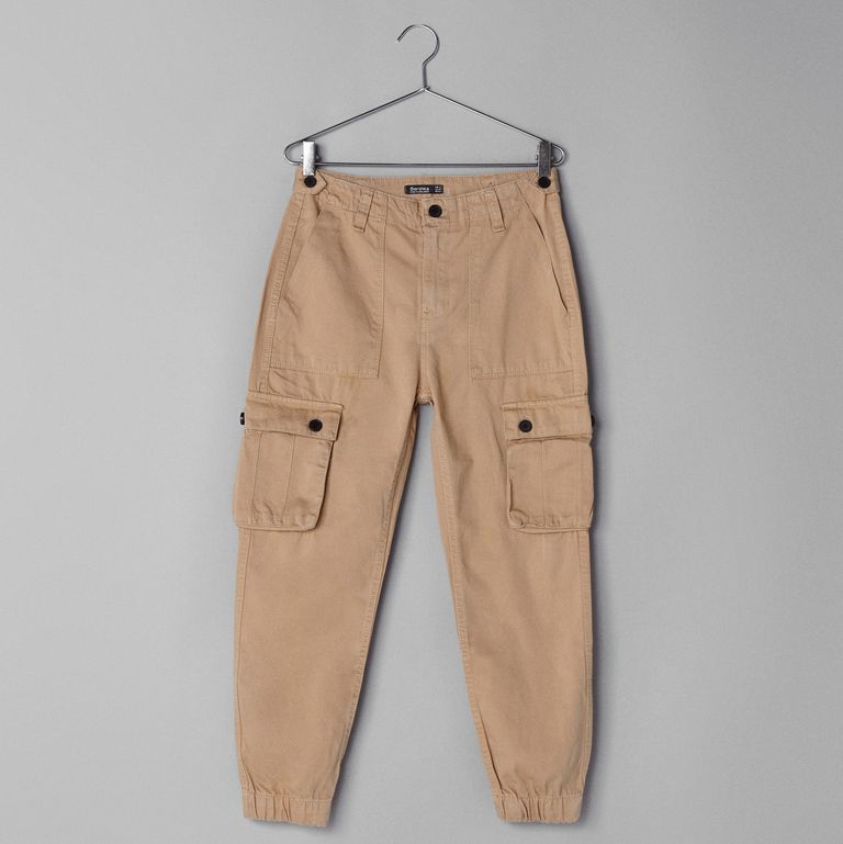 Los pantalones que mejor sientan de Bershka cuestan menos de 26€ y los de Dulceida Noticias De