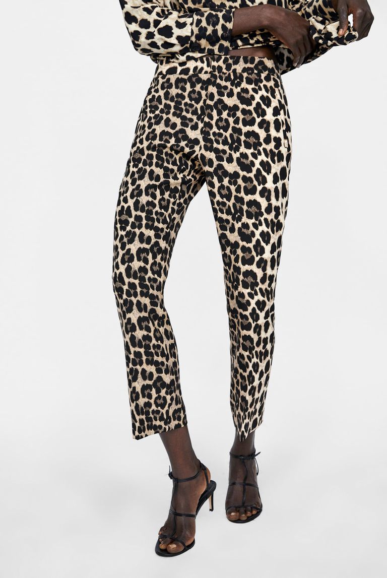 Pantalones animal print Zara