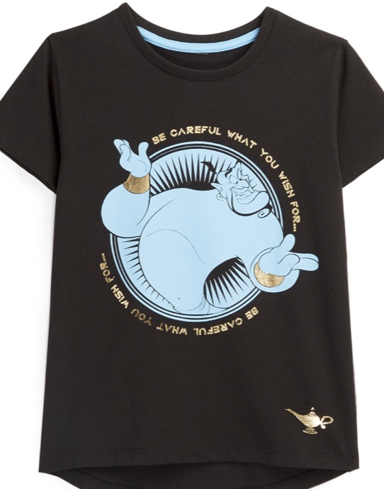 Camiseta con estampado de Aladdin y Jasmine dePull&Bearcon unprecio de 12,99 €.