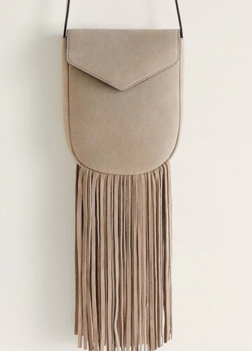 Bolso bandolera pequeño de piel con flecos en beige con un precio de25,99 euros15,99 euros