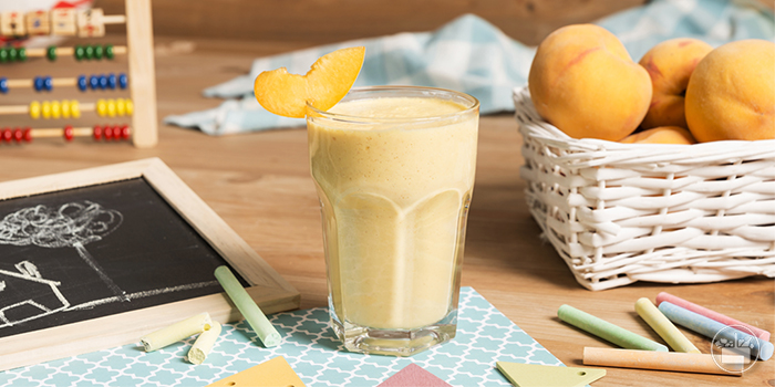 Batido de melocotón con queso fresco batido