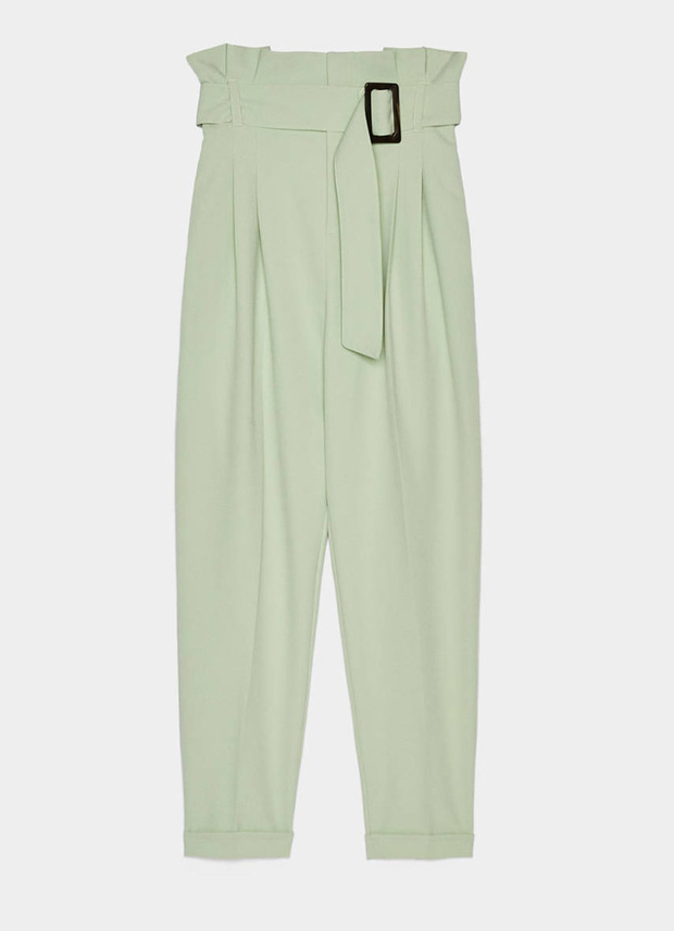 Pantalón una talla menos de Bershka