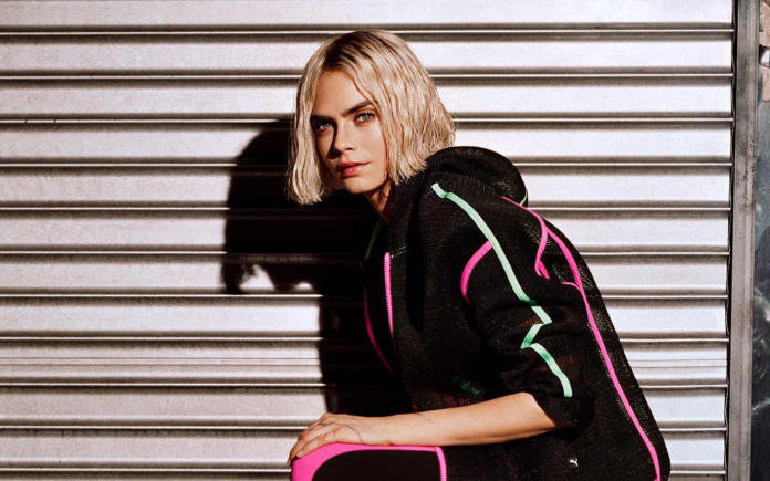 Cara Delevigne posando con un corte bob