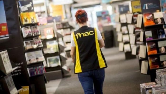 Dependienta de Fnac