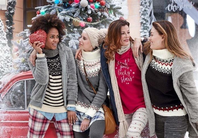 Mujeres con un estilo muy navideño