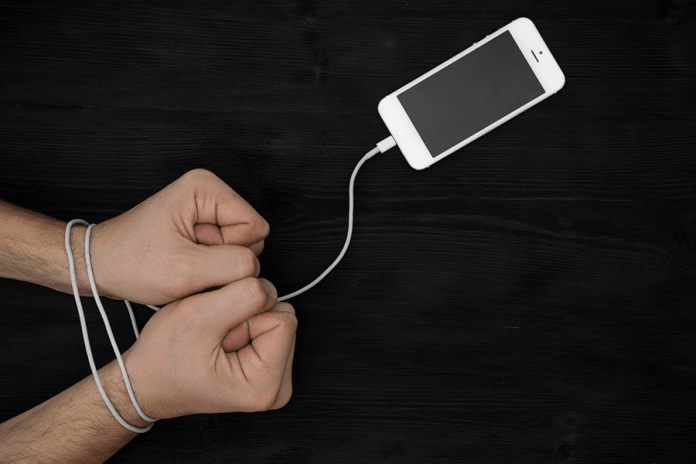 100.000 dólares por estar sin móvil un año: ¿te atreves?