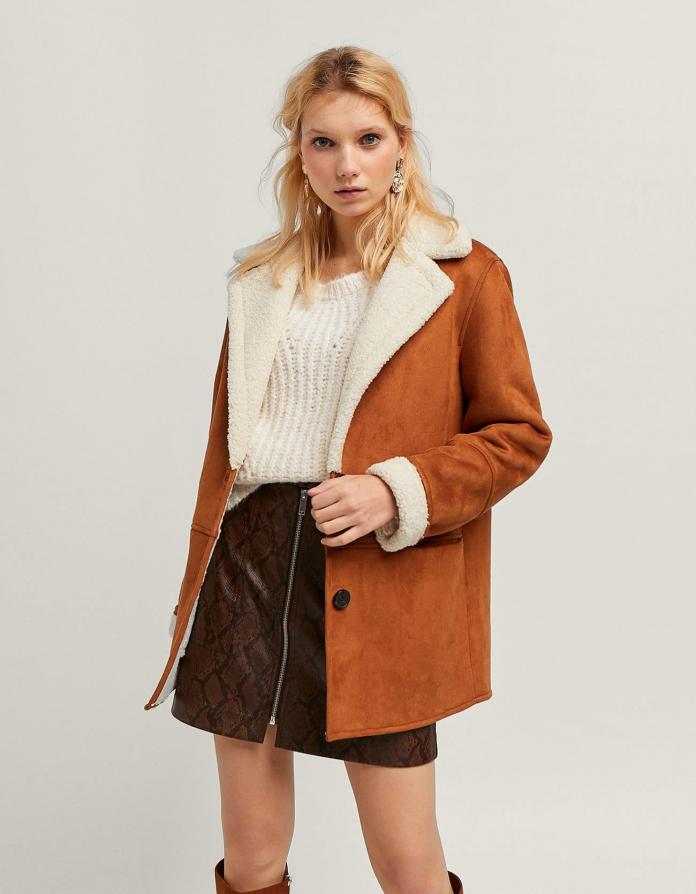 Tres opciones del abrigo que todas quieren y en rebajas en Stradivarius, Zara y Springfield