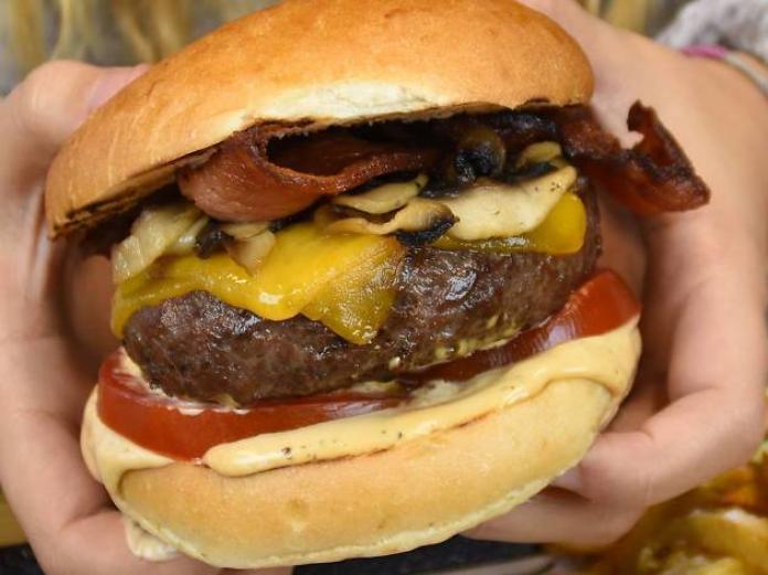 Alerta de Aesan sobre hamburguesas y turrón
