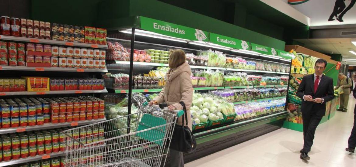 Personas comprando en Mercadona