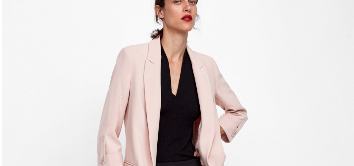 Modelo con la blazer special prices de Zara