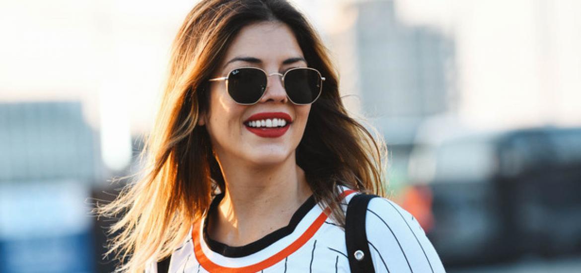 Trendy Taste con labial rojo