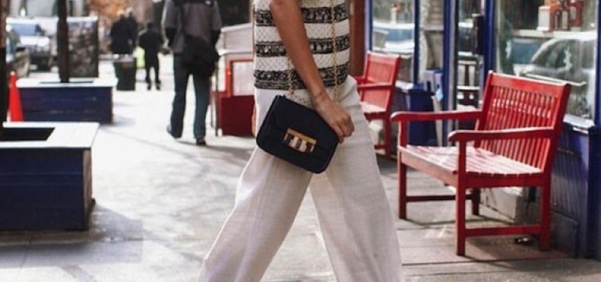 Street style con pantalones Palazzo
