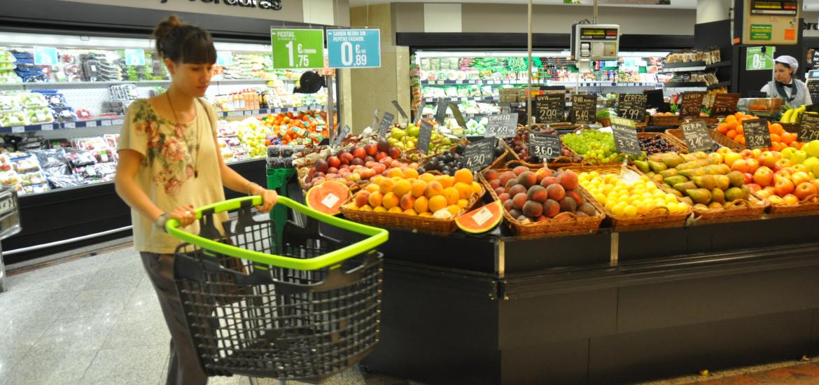 ¿Qué interesa más, oferta 3x2 o segunda unidad al 70 por ciento? Diferencia de precios entre Carrefour e Hipercor