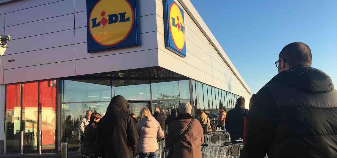 Supermercados Lidl con colas