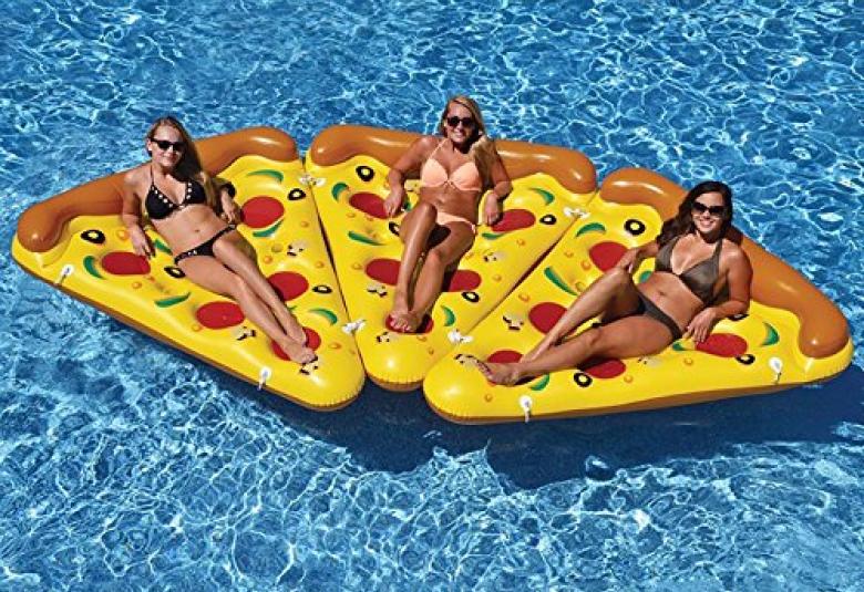 Flotadores con forma de porciones de pizza