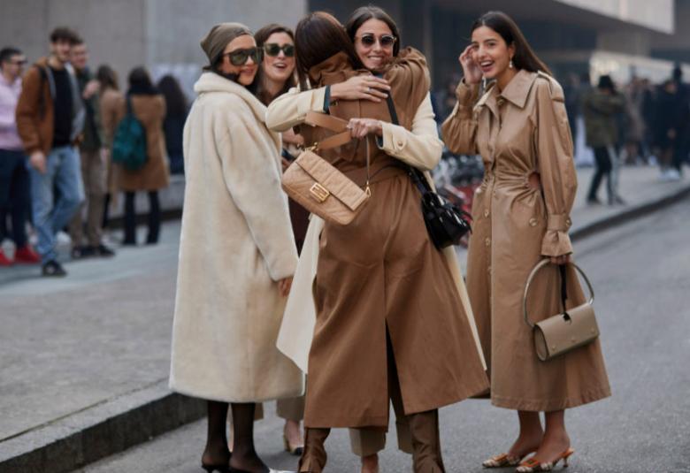 Street style con gabardina