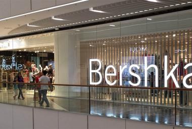 Escaparate de tienda de Bershka