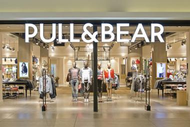 Entrada tienda Pull & Bear