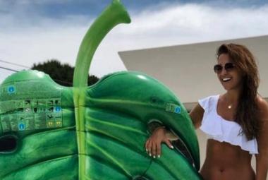 Paula Echevarría luciendo bikini blanco de Calzedonia