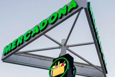 Mercadona lleno de gente